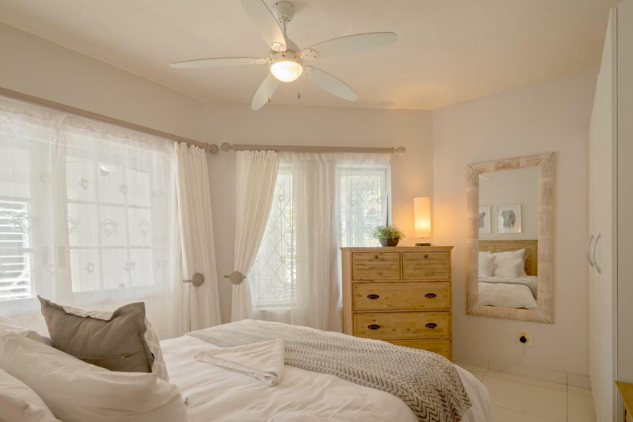 4 The Bridge Apartment St Lucia Bagian luar foto